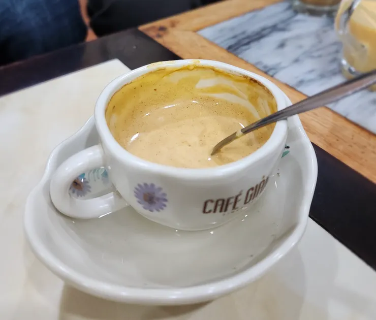 CAFE TRỨNG (nóng) 熱蛋咖啡