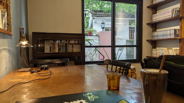 一間台南的小巷咖啡。實在是很多這種高品質又有個性又不透過推薦找不到的店,著實跟個人系統的分散度很像。