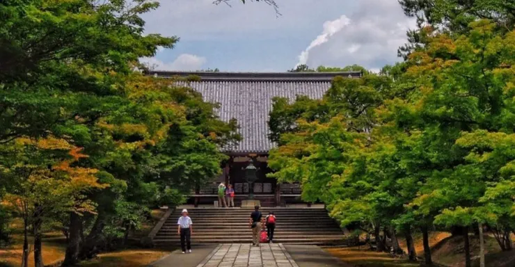 京都仁和寺正殿參道景色