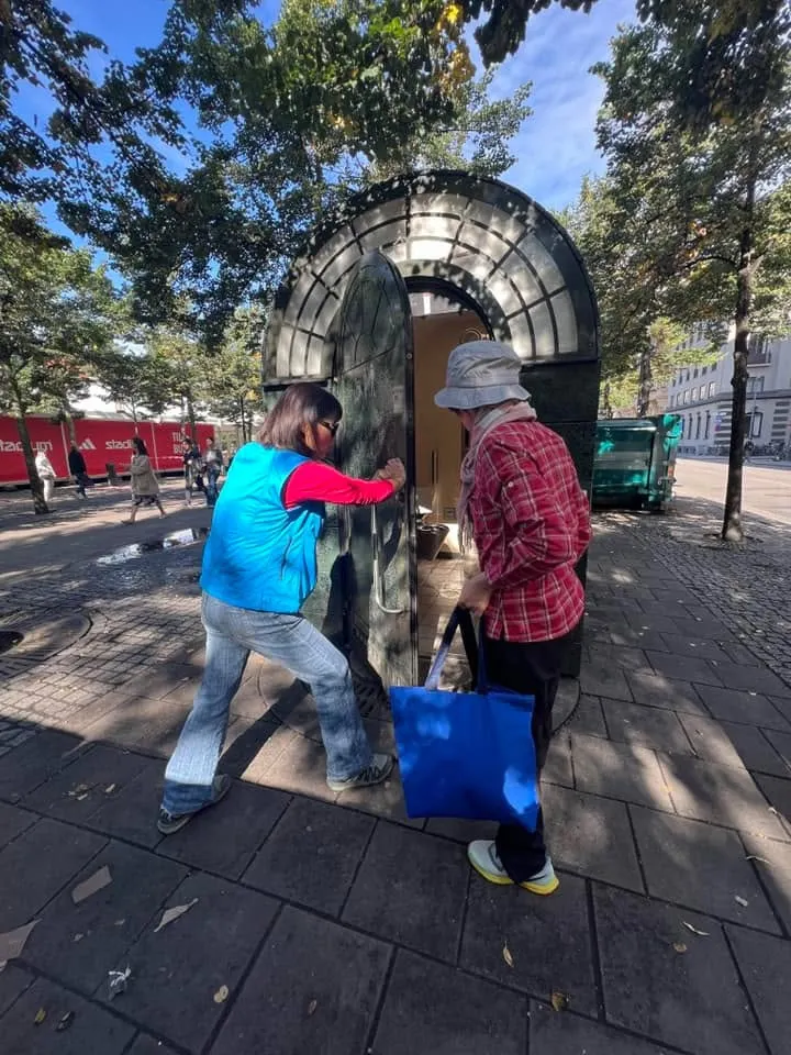 上公廁付費採刷卡感應瞬間即時拉開門