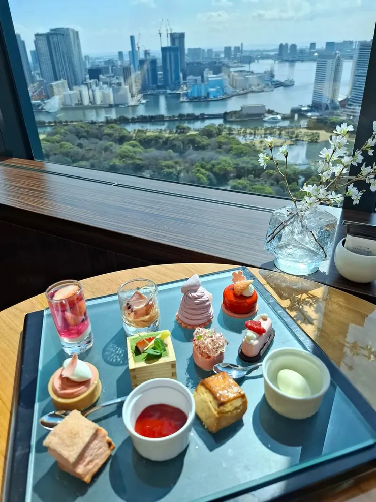 每次都在臉書上看他粉專的甜點照片。我終於來到這了。