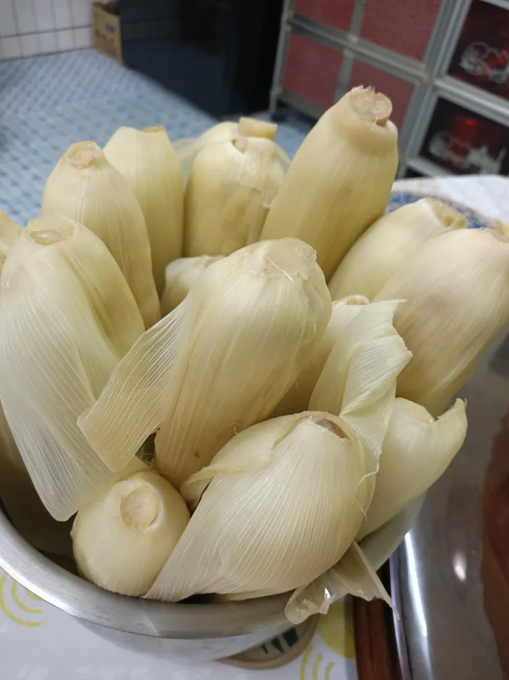 爸爸自己種的玉米,好好吃🤤