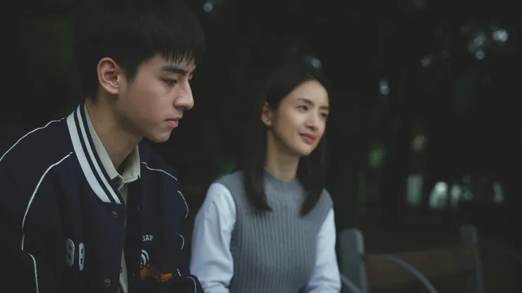 母子愛上同個女人，這設定確實具有獵奇的吸引力