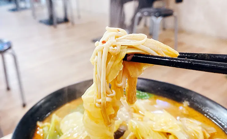 新莊美食推薦2025│四維夜市小吃【辣媽】麻辣/紅燒鴨血臭豆腐（麻辣燙）