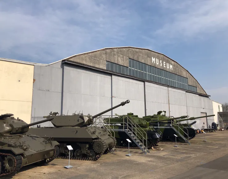 丹麥奧爾堡國防與駐軍博物館戶外展示的坦克，圖片來源：Denmark Aalborg Defence and Garrison Museum