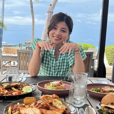 cc詩宜*郭詩詩(*¯︶¯*)的沙龍