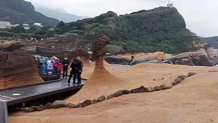 [新北旅遊]世界海岸奇觀之一的野柳地質公園，三十多種海岸海蝕