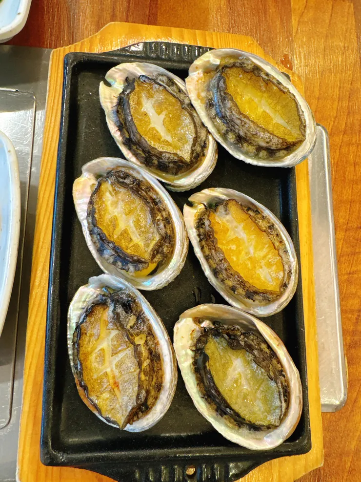 回國後我還是天天想念這份鮮烤鮑魚的味道， 那真的是讓人流連忘返的好滋味 ❤️