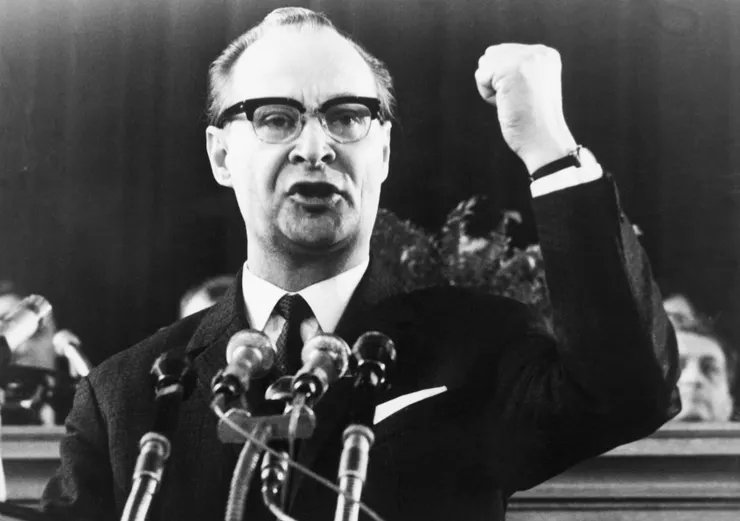 古斯塔夫·胡薩克 Gustáv Husák