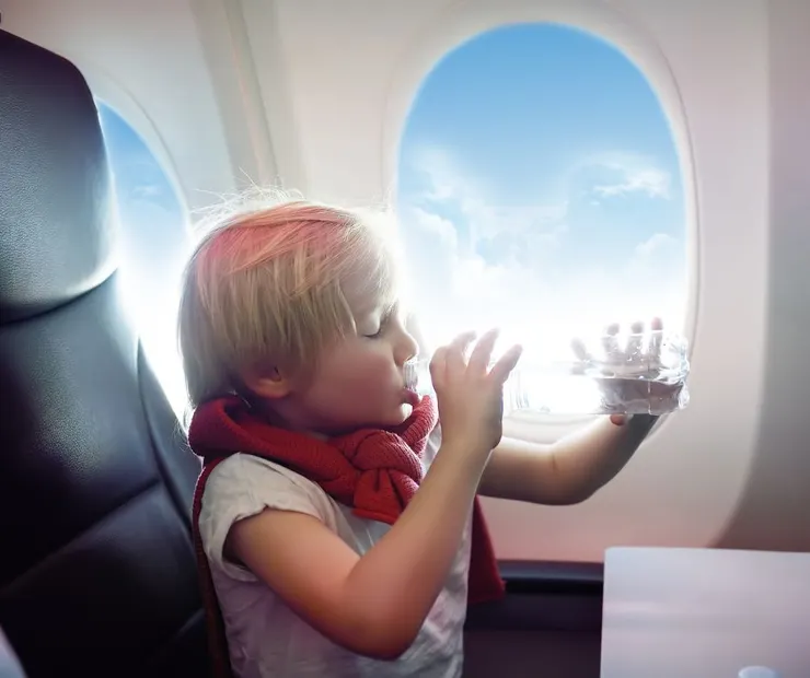 自備足夠飲水可免去麻煩空服人員