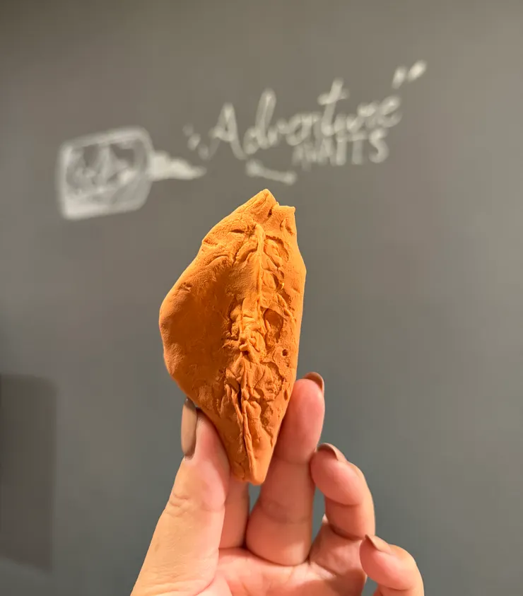 課堂一開始 Jimmy 老師請大家用輕黏土捏的台灣，這是我的