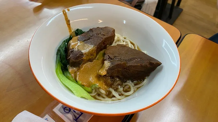 半島牛肉麵