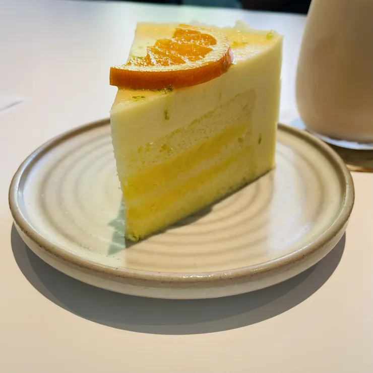 檸檬凝乳清爽，可搭配中式茶類