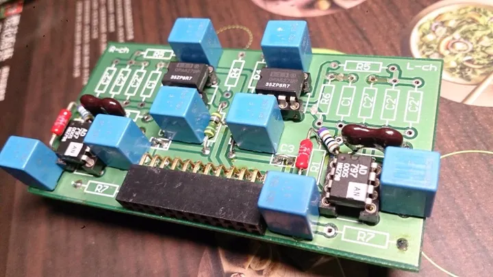 PCB 正面,OP 電源旁路電容更換為 ERO MKP1837/0.1uF