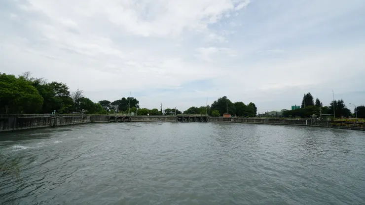 八角型分水池