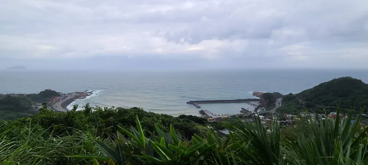 從山上看陰陽海