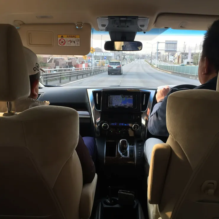 JASON 惶惶不安詢問駕駛中的 JACK