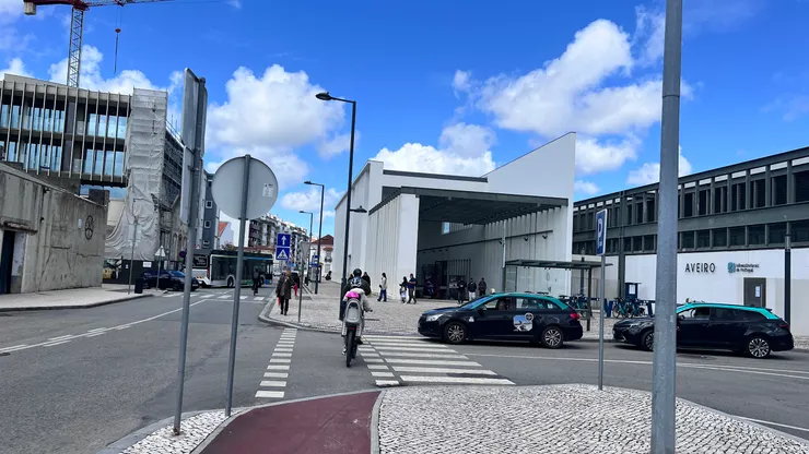 目前運作中的阿維羅火車站