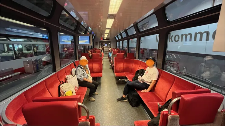 寬敞舒適的車廂