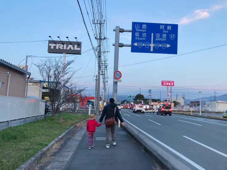 鄰近區域都非常適合做居家採購，人行道也非常適合推行輪椅。