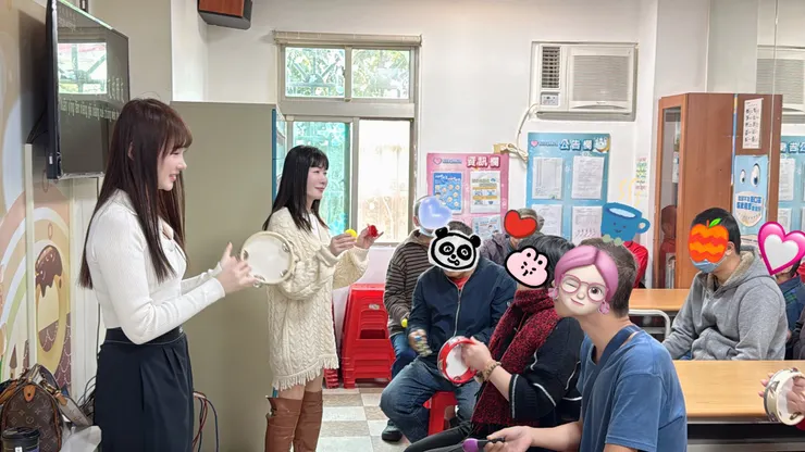 掌上型樂器訓練長輩小肌肉力量