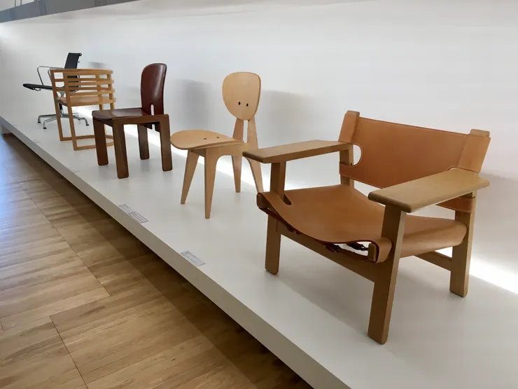 各種曲木椅是工業技術演進的表現