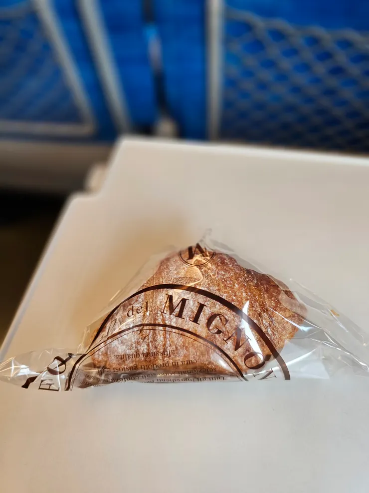 奶油口味可頌 明太子口味沒拍到就吃完了