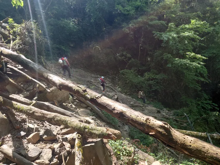 回程的崩壁，當你經歷過鬼門關斷崖，這種狀態稱不上危險地形