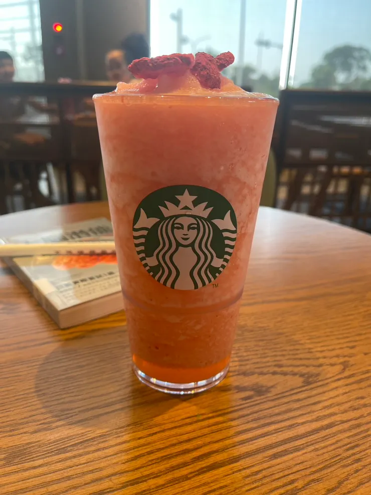 草莓巴西莓檸檬風味星沁爽 Strawberry Acai with Lemonade Starbucks Refreshers