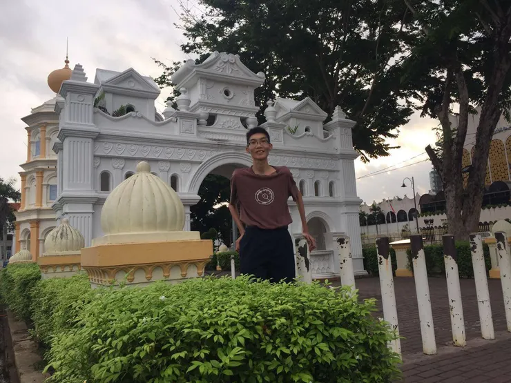 七年前在大馬北部Alor Setar拍攝（對身形感到自卑，是不敢旅行的因素之一）