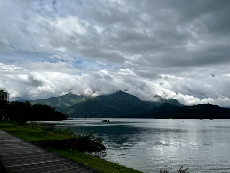 回程路過日月潭，來一張