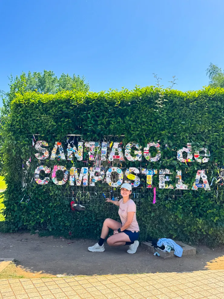 PM 4:40 累到快站不直～ 終於到了！但還要走到教堂拿朝聖證明～～