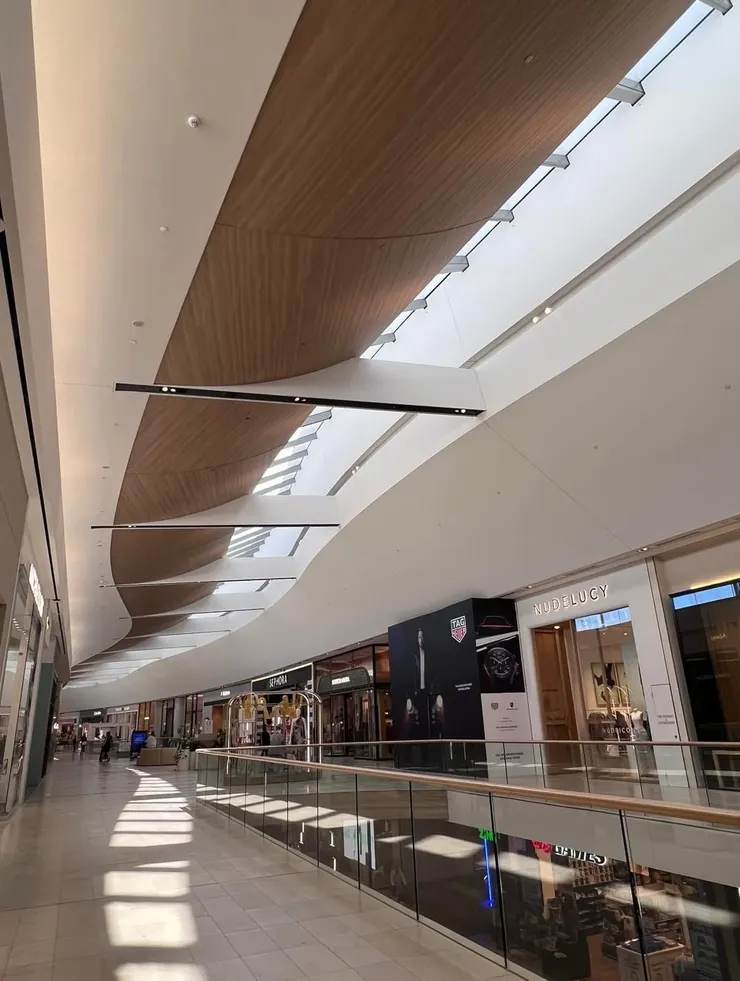 空間寬敞明亮的空間