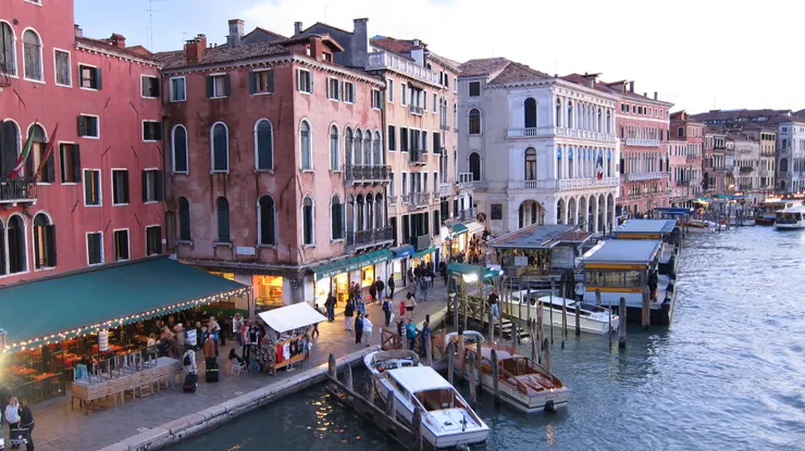 我們下榻的旅館