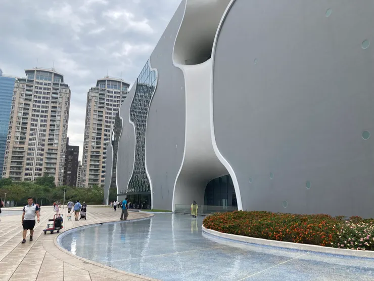 久違的國家歌劇院還是一樣壯觀美麗！