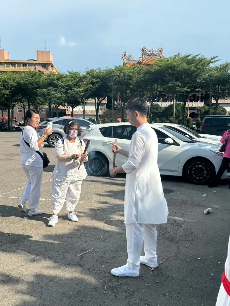 醞釀情緒 準備發功