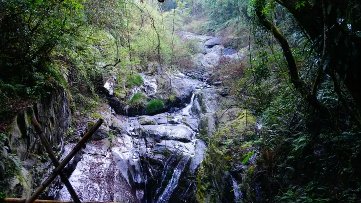 這潺潺溪水是昔日的天然冰箱