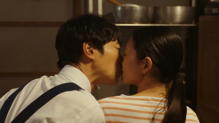 蜻蜓點水的吻,在乃木心裡翻起千層巨浪