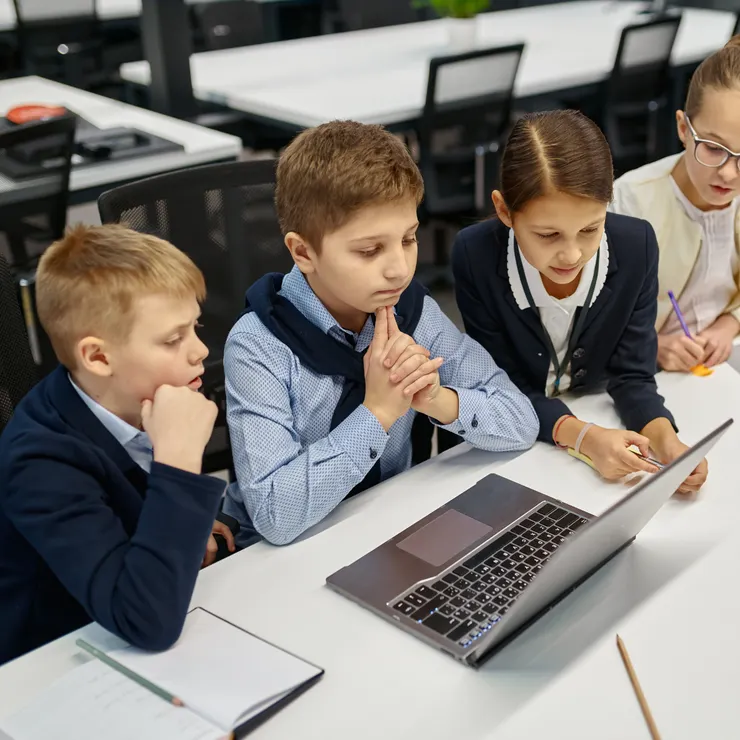 薛筆鍾老師強調,保護孩子的數位安全,需要教育和引導孩子們建立正確的數位觀念和行為。