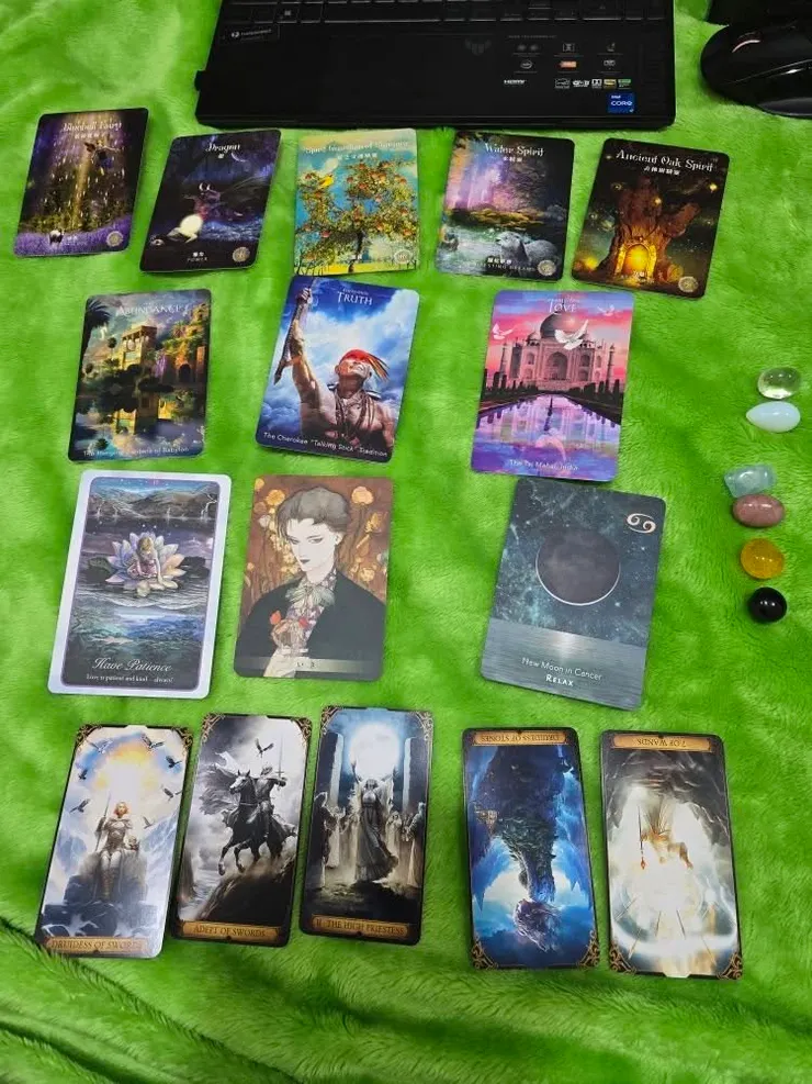 辨識最近在我身邊的指導靈、對於感情有什麼話要說_20250329