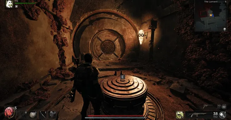 鎖住的門前有轉輪機關，玩家便會知道需要解開機關的謎題