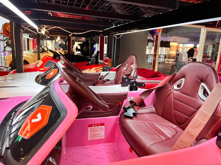 每輛車車都有安全帶，保障寶貝安全