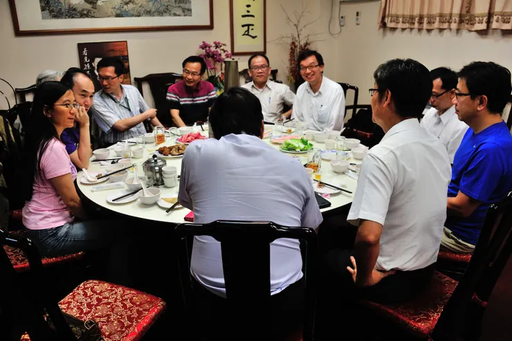 2015/05/25台電勵進廳的聚宴！同學連眷屬到了13人，也是一場盛會。