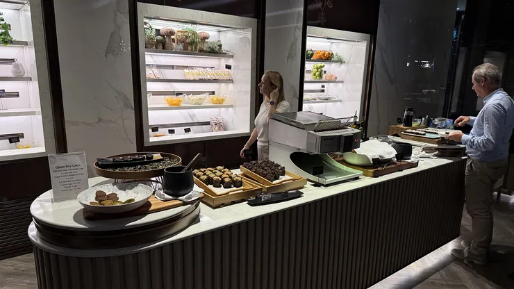 水果、麵包、冷三明治區