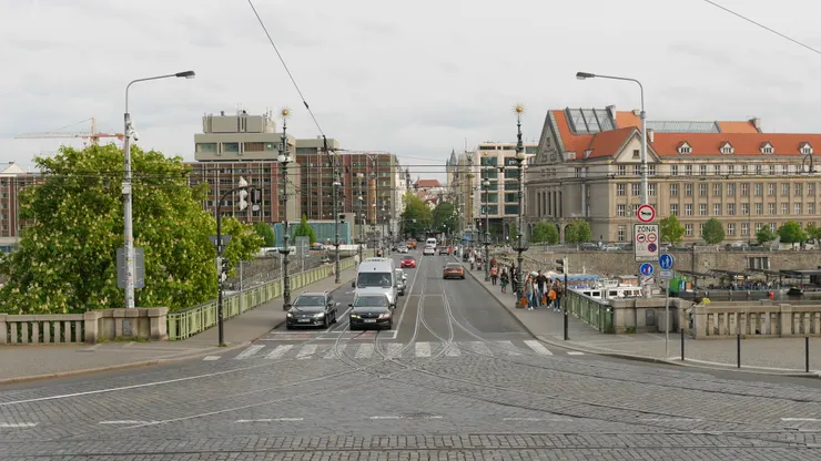 剛剛的斯瓦特普魯克·切赫橋(Čechův most)