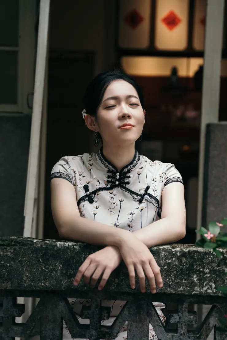 攝影看人生｜模特日常：旗袍、眷村、大稻埕—時光歲月裡的堅韌與安寧／攝影、精修：Leon／妝髮造型：Winni