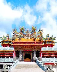 屋脊交趾陶及剪黏藝術（圖片截圖於網路）