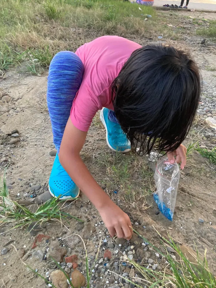 很專心撿寶石的點點