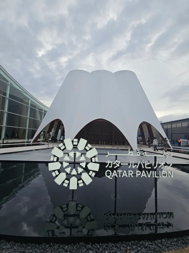 有趣的建築設計---卡達館---我戲稱牙套館XD