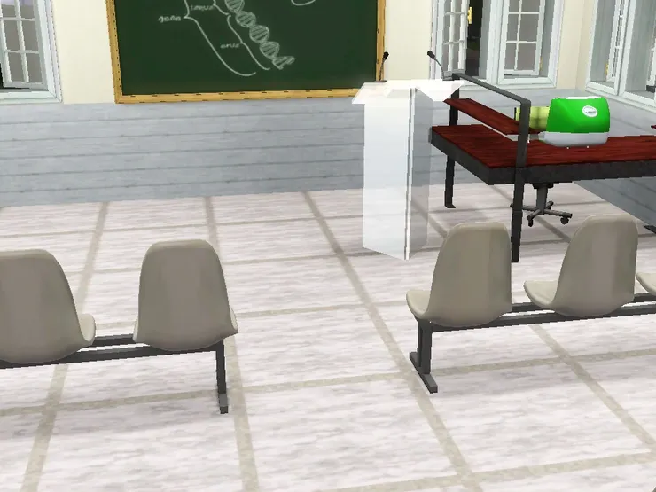 我也是會坐前排的人，因為想看清黑板和專心點。但有時因為太近，板上所寫的變得很大...